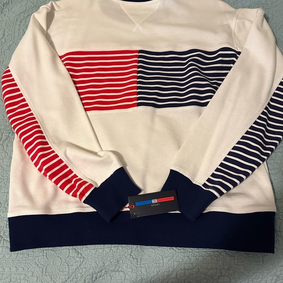 TOMMY HILFIGER WOMEN's TOP- NEW WITH TAGS. NEVER WORN. LARGE SIZE - Picture 3 of 3